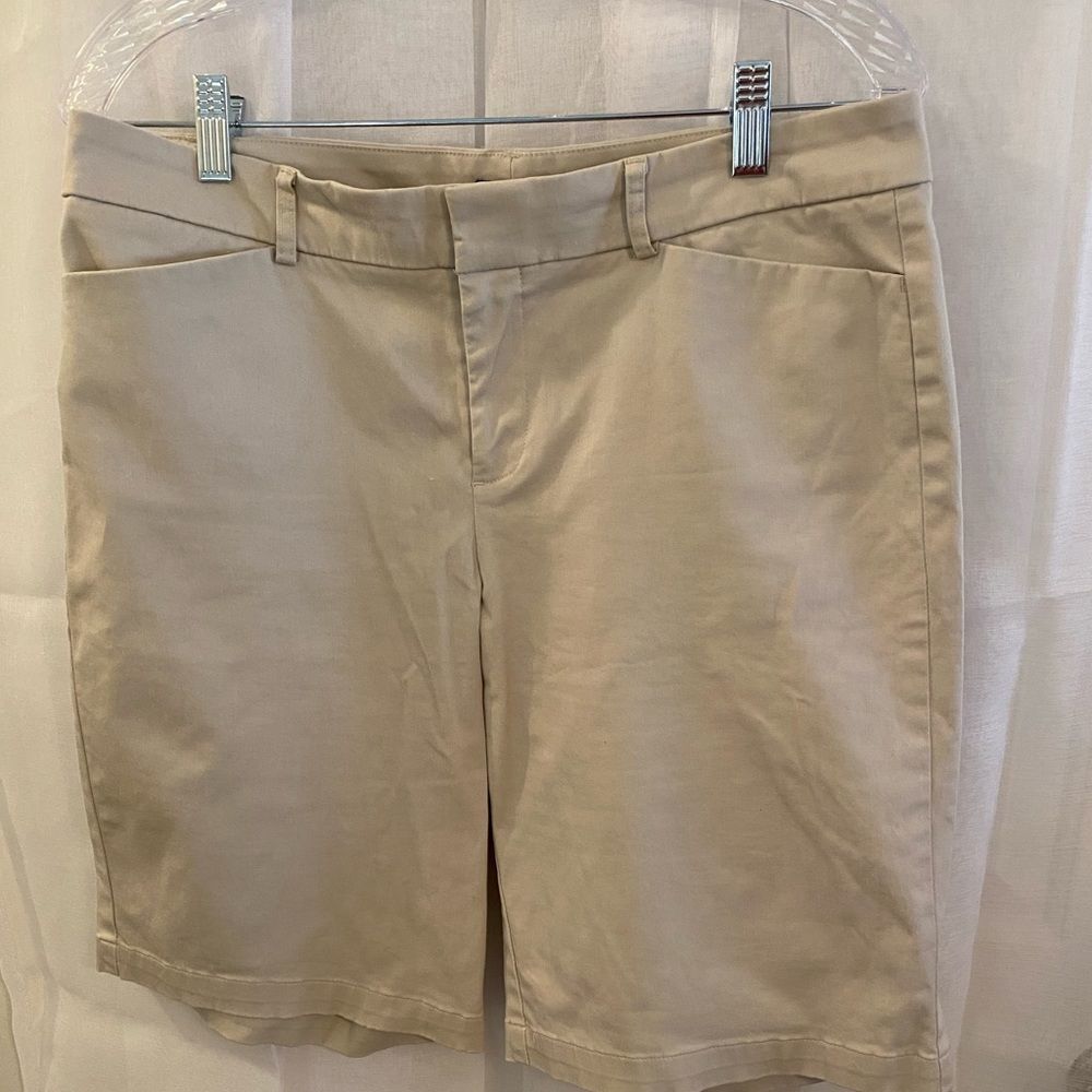 Ladies Dockers Bermuda Shorts